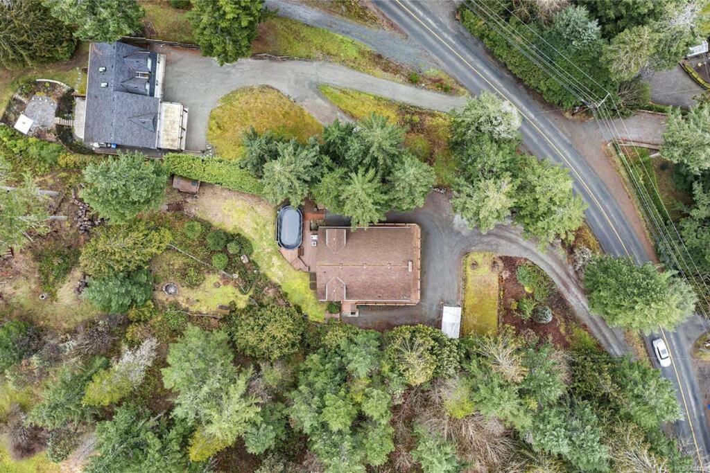 Chalet Style Cottage Near Shawnigan Lake Eksteriør bilde