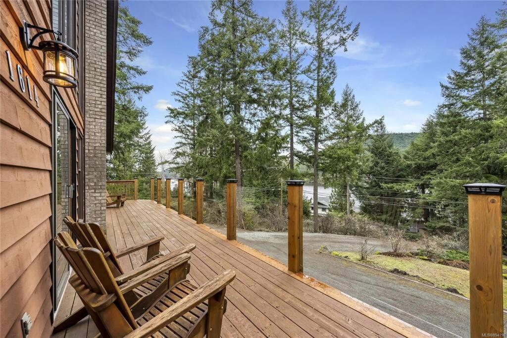 Chalet Style Cottage Near Shawnigan Lake Eksteriør bilde